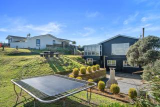 Beachfront Favourite - Foxton Beach Holiday Home - Foxton Beach - 8