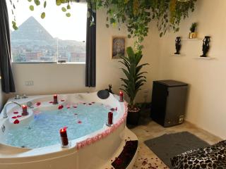Jacuzzi Pyramids View 5 - Il Cairo - 1