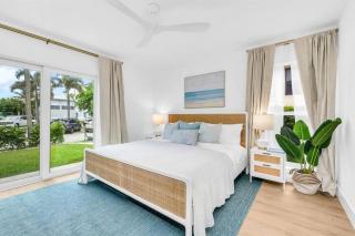 Lux Beachside 2nd Floor Condo 4 Steps to the Beach! - 7