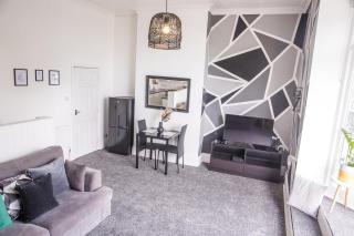 SEAVIEW - Private Balcony - Contractors - Cleethorpes - 6
