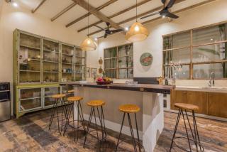 Villa Kampung 7BR Villa Private Pool Yoga Gym 10min Canggu Surfing Beach - Kerobokan - 3
