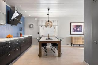 Leilighet med fantastisk utsikt, stillhet og nærhet til sentrum - 1