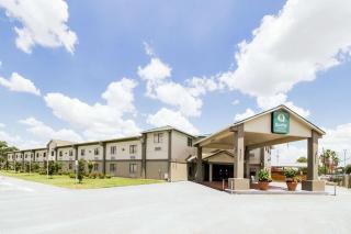 Quality Suites Houston Hobby Airport - 0