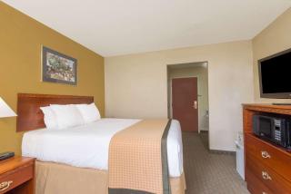 Days Inn by Wyndham Norton - Norton - 3
