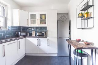 Modern & Cozy 1BDR Apt wExcellent Travel Links - Londra - 5
