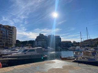 Studio en bord de marina - 2