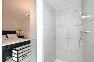 Luxury West End Apartment - 9
