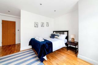 Comfy 2 bed Apt with Private Garden,Battersea Central LDN - London - 4
