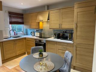 2 Bedroom Apartment Chiswick Park Tube Station - Londra - 0