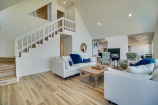 Boat Dock and Patio! Waterfront Hideaway in Grove - 7