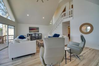 Boat Dock and Patio! Waterfront Hideaway in Grove - 6