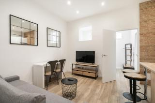 Velarde, confort para 2 en barrio Malasaña - 0