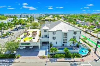Naples Park Central Hotel - Naples - 0