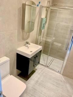 2 bed Apartment - 8/2 Linden Rd. - Bedford - 4