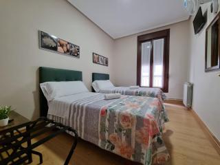 Pension Loinaz - San Sebastián - 0