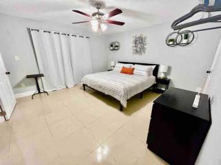 OASIS close to Hard Rock Caffe and Hollywood Beaches - 1