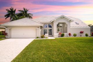 STUNNING Gulf Access Villa with Heated Pool - Villa Southern Paradise - Roelens Vacations - Cape Coral - 5
