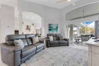 STUNNING Gulf Access Villa with Heated Pool - Villa Southern Paradise - Roelens Vacations - Cape Coral - 2