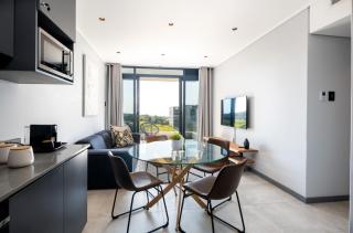 Luxury Bellagio 304 Two Bed with Inverter - Durban - 9
