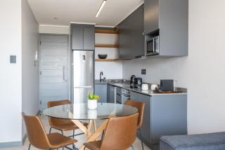 Luxury Bellagio 304 Two Bed with Inverter - Durban - 5