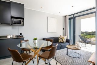 Luxury Bellagio 304 Two Bed with Inverter - 8