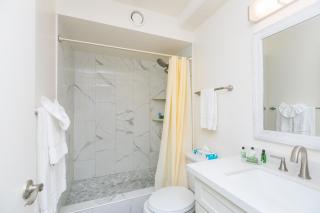 Discovery Bay 3513 - 1