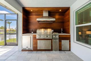 Gulf Access, Heated Pool, Sauna, Paddle Boards, Sleeps 10 - Villa Sun Kissed - Cape Coral - 5