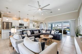 Gulf Access, Heated Pool, Sauna, Paddle Boards, Sleeps 10 - Villa Sun Kissed - Cape Coral - 3