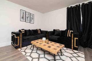 Stylish House W a Media Room Near Downtown Picton - Picton - 9