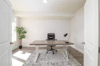 Stylish House W a Media Room Near Downtown Picton - Picton - 4