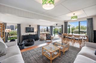 Radiant Rainbow Point - Taupo Holiday Home - Taupo - 6