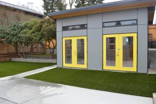 Cozy Crown Hill Carkeek Cottage w/3 Beds, Full Kitchen & Backyard in North Seattle - 4