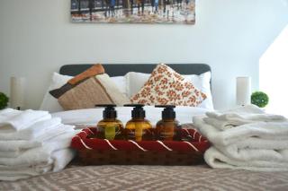 Modern 2-Bed Apartment Near Ascot & Legoland, Sleep upto 4 guests, Pet Friendly, Parking Available on Request! - 4