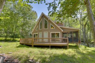 Pools, Hot Tub and More Bushkill Mountain Getaway! - Sandyville - 9
