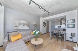 Chic & Sophisticated 1BD Apartment - Sea Point - 6