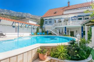 Family friendly apartments with a swimming pool Sumpetar, Omis - 21633 - Sumpetar - 3
