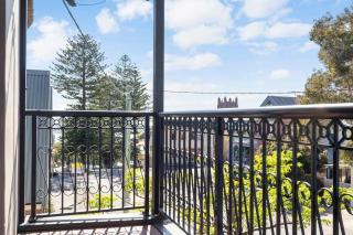 Classic Elegance on The Hill - 1