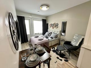 City Home with Luxury Twist - 9
