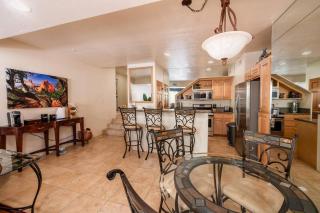 Uptown Sedona Gem: 3-Bed Townhome with Majestic Views and Central Location - Sedona - 4