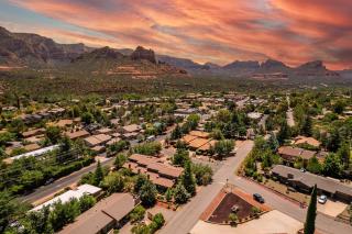Uptown Sedona Gem: 3-Bed Townhome with Majestic Views and Central Location - Sedona - 1