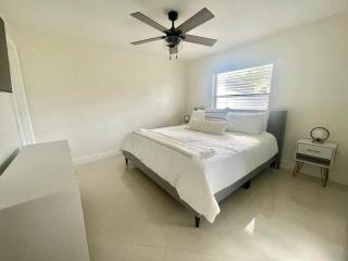 Stylish 3/2 getaway! Near Theme Parks! - Lakeland - 1