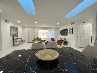 The Sun House - 3 Bed, 2 Bath, Private Pool, Fire Pit, Huge Backyard - 6