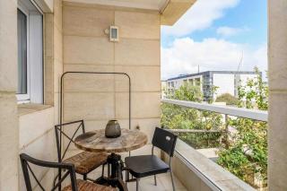 Awesome 2BR/2Bath with Pool and Gym - 4