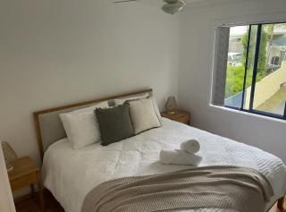 Copacabana 4 61 Sandy Point Rd - water views, air con and WiFi - Corlette - 6