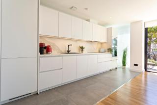 Malagueta Beach Front Luxury Apartment by Rent Me - Málaga - 3