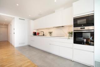 Malagueta Beach Front Luxury Apartment by Rent Me - Málaga - 2