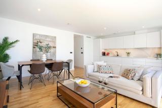 Malagueta Beach Front Luxury Apartment by Rent Me - Málaga - 5