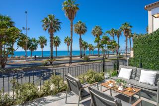 Malagueta Beach Front Luxury Apartment by Rent Me - Málaga - 0