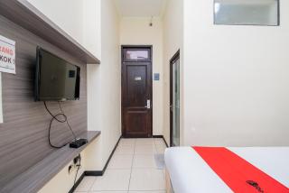 RedDoorz Plus @ Grace Residence Surabaya - 2