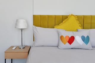 Leila - City Centre Apartment, stunning Mountain & City Views - 8